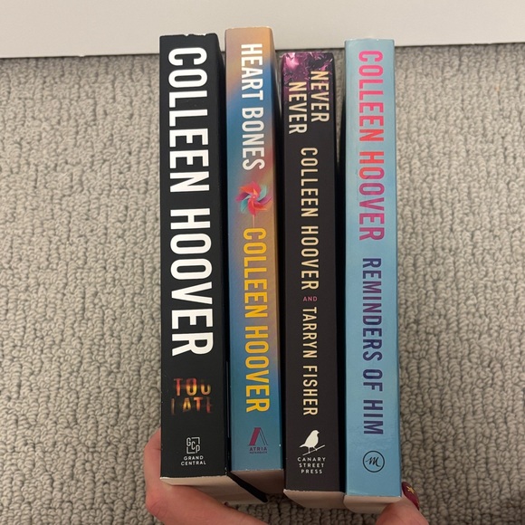 Colleen Hoover Book Set - Picture 1 of 5